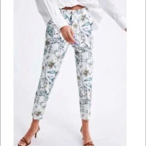 Zara Women's size Small White with Rainforest Design Zip Up Ankle Dress Pant EUC